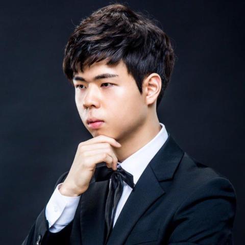 Pianist Jun Hwi Cho