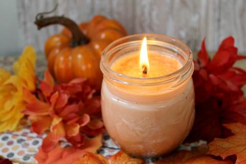Teen DIY Crafts: Pumpkin Spice Candles