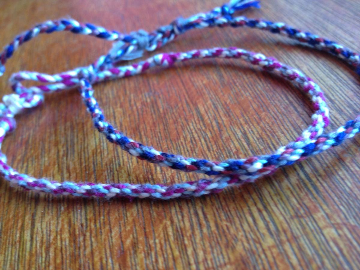Teen DIY Crafts: Jellyfish Friendship Bracelets